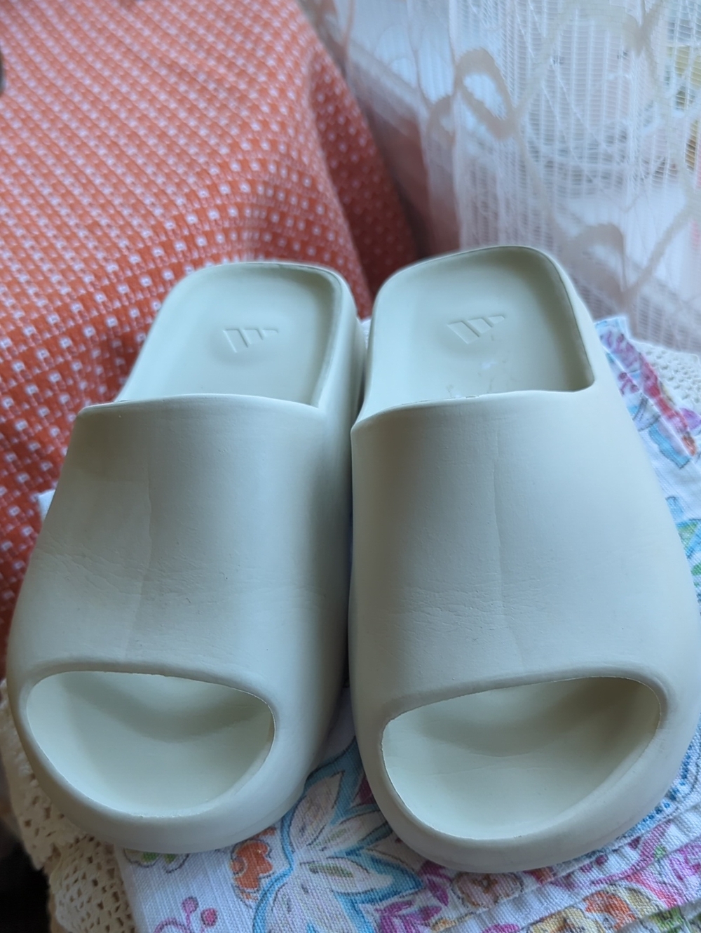 Yeezy Slides